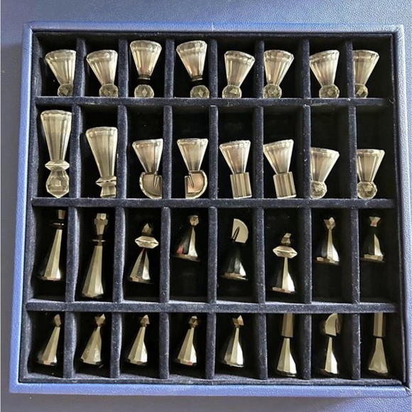 Swarovski Crystal Chess Set - Picture 4 of 11